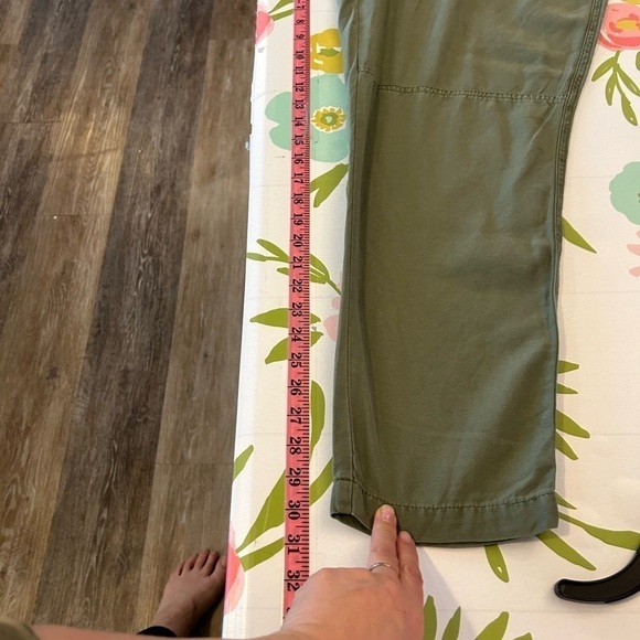 Maurices size 12 cotton/lyocell olive green, cargo pants - Picture 6 of 8